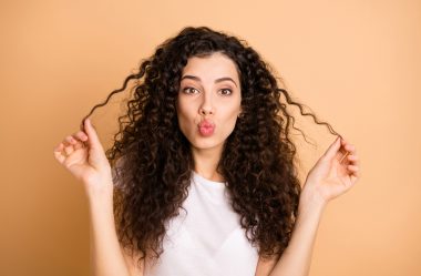 6 momentos em que seu cabelo precisa de nutrição - Curly Care