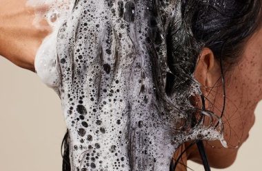 Como cuidar do seu cabelo em uma rotina corrida: um guia real para mães